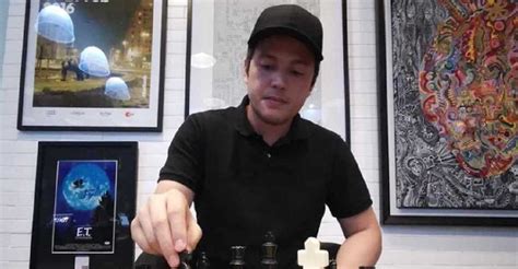 Paul Soriano, the creative behind the BBM win .